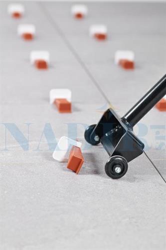 UTENSILE RIMOZIONE CUNEO DISTANZIATORI LIVELLANTI CLIP DOZER
