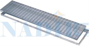 GRIGLIA ACCIAIO CON TELAIO MM.1000X300 MAGLIA ANTITACCO 33X11